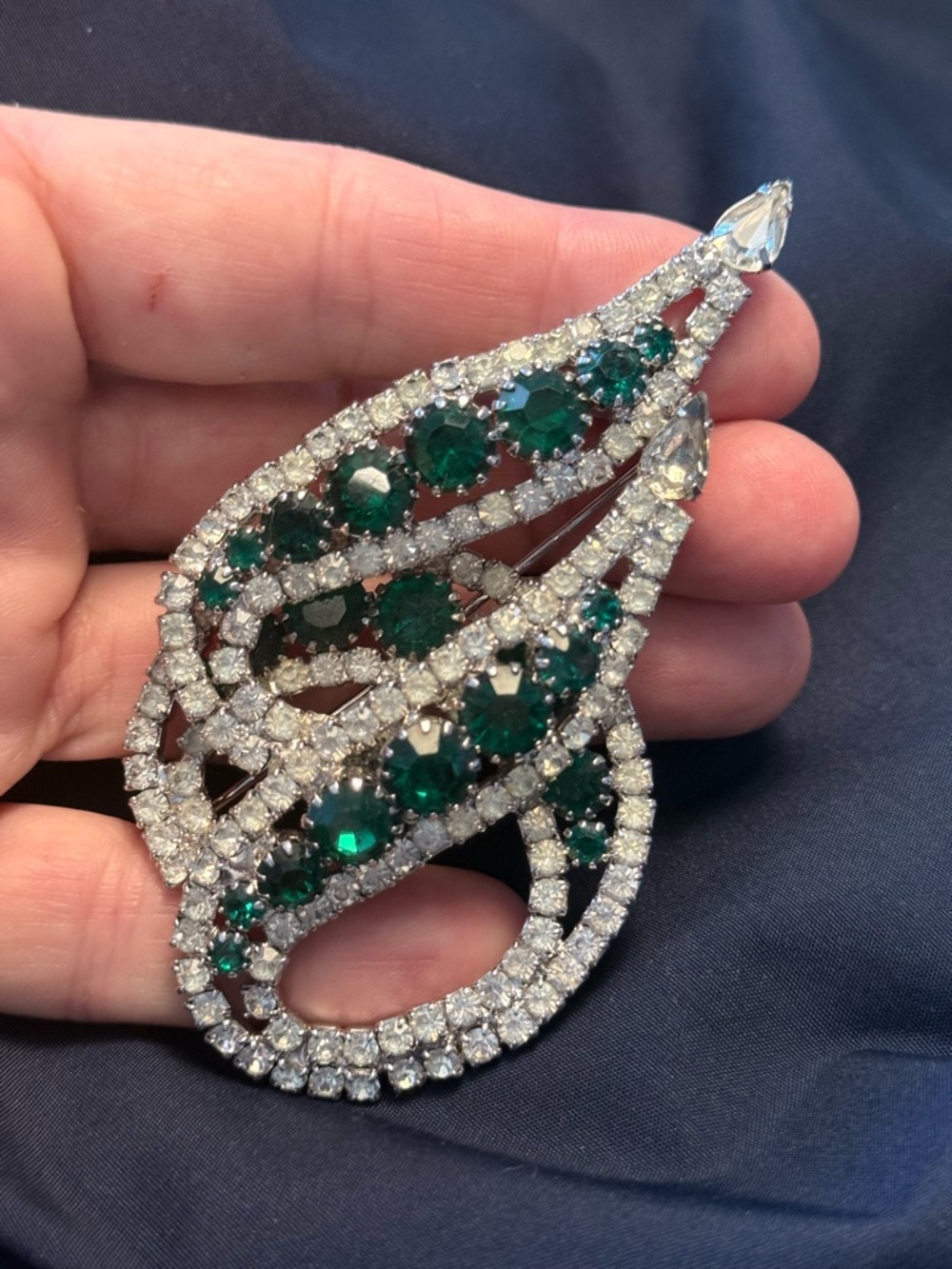 VINTAGE - Emerald Teardrop Crystal Brooch - Green & Silver Statement Pin